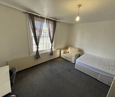 Studio Flat, Little Preston Street, BN1 - Photo 2
