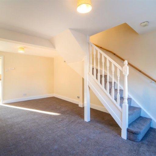 2 BED End of terrace house To rent - Photo 1