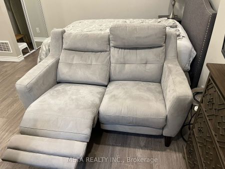 For Lease - 7568 Doverwood Drive, Mississauga, Ontario - Photo 3