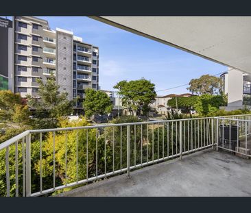 Prime Location Unit – Minutes to CBD & Waterfront - Photo 5