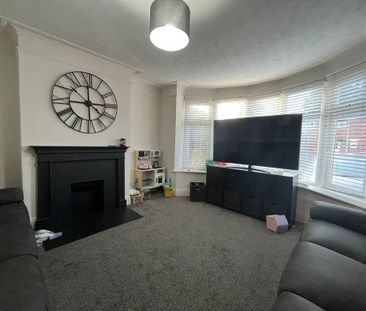 3 bedroom semi-detached house to rent - Photo 6