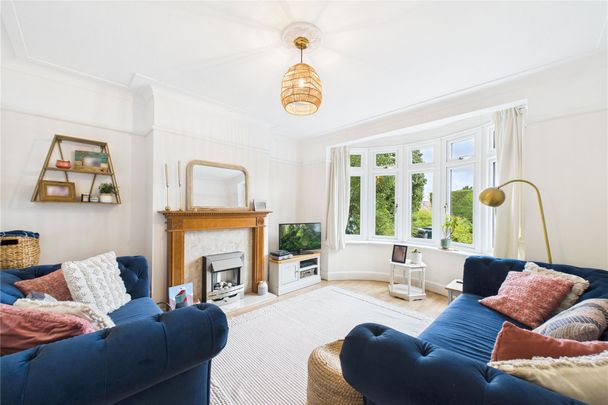 4 bedroom House in Henley Road, Reading - Photo 1