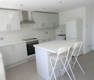 2 Bed Flat, Harper House, M19 - Photo 2