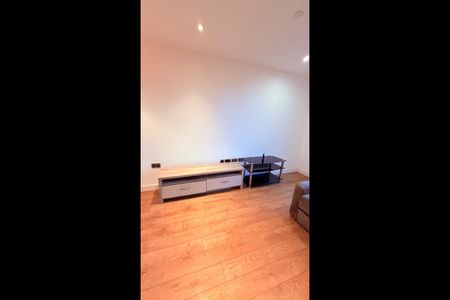 2 Bed Flat, Oculus House, IG11 - Photo 3