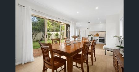 Newly renovated & spacious house in the heart of Collaroy Plateau - Photo 2
