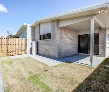 Modern Duplex In A Sought After Location! - Photo 3