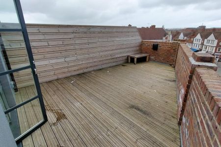 Station Parade - Photo 3