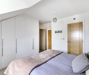 4 bedroom semi-detached house to rent - Photo 4