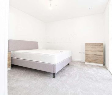 Alexandra Road, Hounslow, TW3 - Photo 4