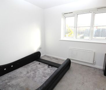 2 bedroom end of terrace house to rent - Photo 3