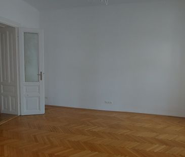 ALTBAUMIETWOHNUNG IN KREMS 4-ZIMMER - Photo 1