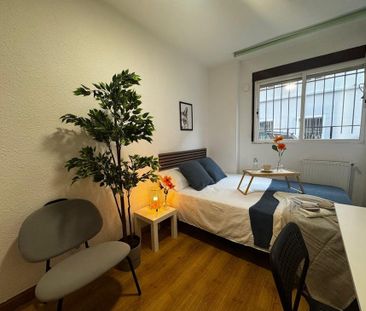 Calle Avellana, Madrid, Community of Madrid 28027 - Photo 5