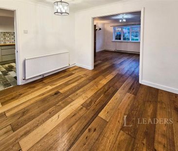 5 bedroom detached house to rent - Photo 3