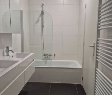 Gelijkvloers appartement met groot terras, tuin en garage. - Photo 6