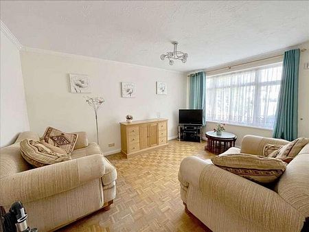 Harcourt Road, Bushey, Wd, WD23 - Photo 2