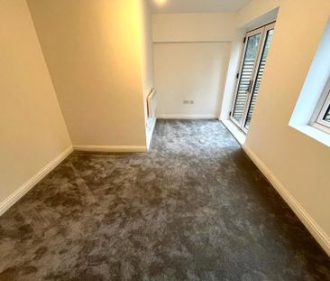 4 bedroom end of terrace house to rent - Photo 3