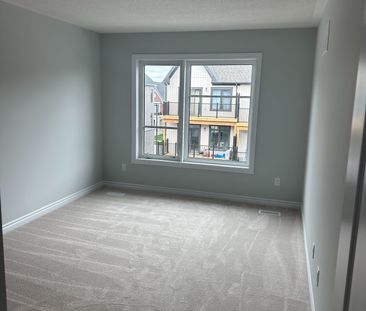 For Lease - 1136 Greentree Path, Oshawa, Ontario - Photo 2