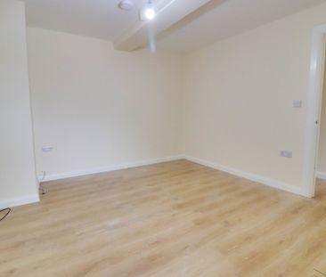 2 bed apartment to rent in Junction Road, Wigston, LE18 - Photo 6
