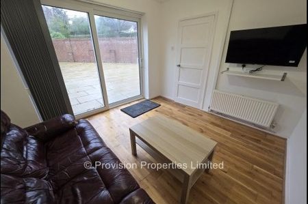 2 Bedroom House, Ghyll Road, Leeds - Photo 3