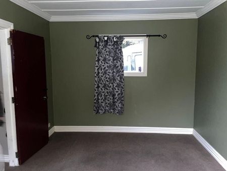 Charming 2BR Home with Deck & Shed! - Photo 4