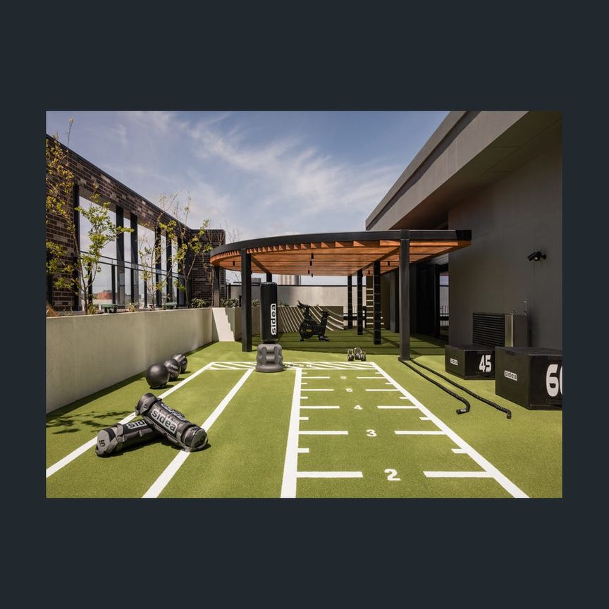 2-Bedroom Apartment with Carpark | 1 Month Free - Photo 1