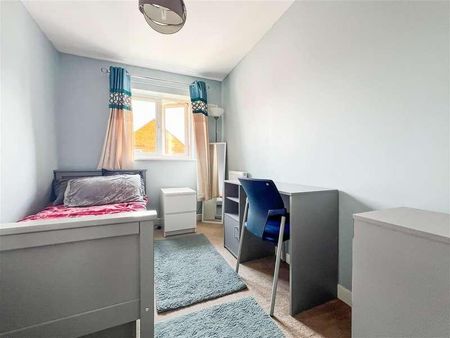 Sothcott Road, Portsmouth, PO6 - Photo 3