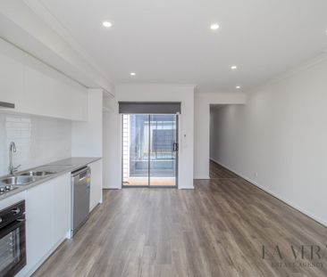 15 Callaway Street, Mambourin, Vic 3024 - Photo 6