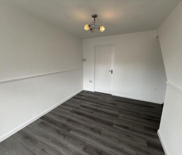2 bedroom end of terrace house to rent - Photo 2