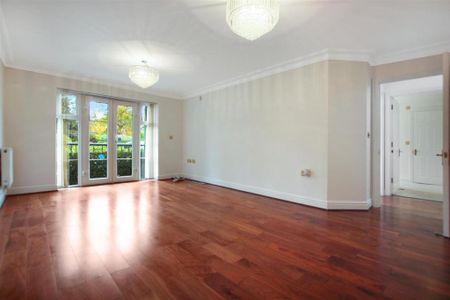 3 bedroom flat to rent - Photo 2