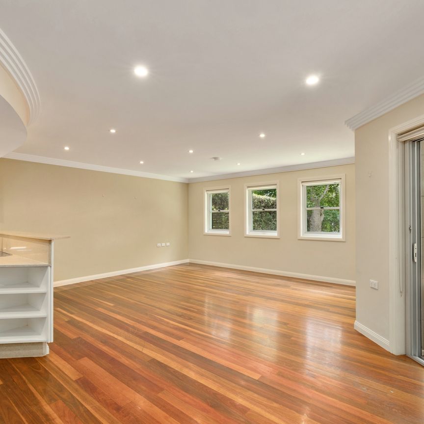 Over 55's | Spacious Ground Floor Apartment with Large Deck & Gardens - Photo 1