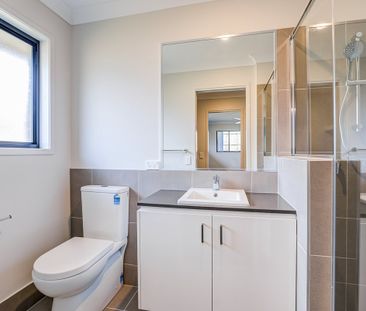 Brand-New Family Home in Park Lane Reserve! - Photo 6
