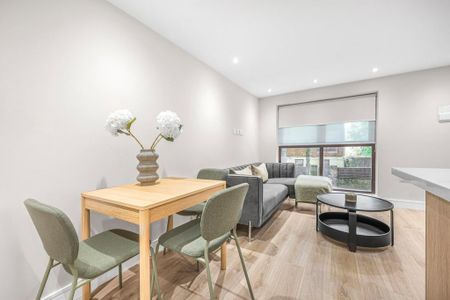 1 bedroom flat to rent - Photo 2