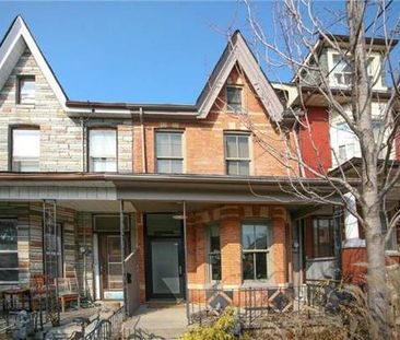 Beautiful Renovated Kensington Market 1Bdrm + Den in House - Photo 1