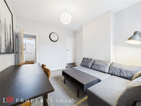 4 bedroom terraced house to rent - Photo 2