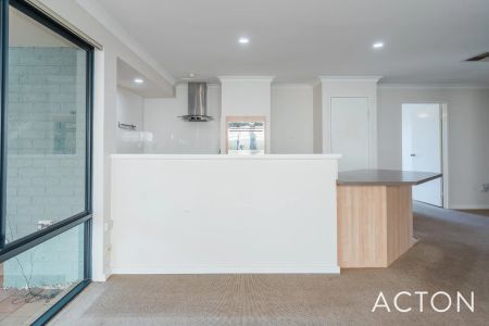 Fantastic Unit - Close to Town - Photo 5