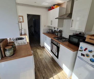 2 bedroom terraced house to rent - Photo 4