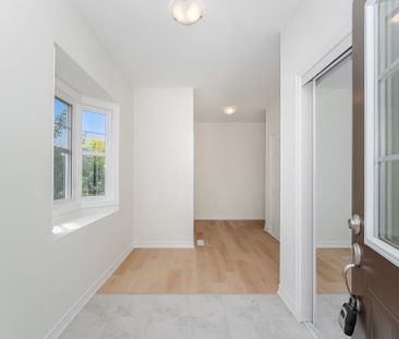 For Lease - 16 Ravenscraig Place, Innisfil, Ontario - Photo 1