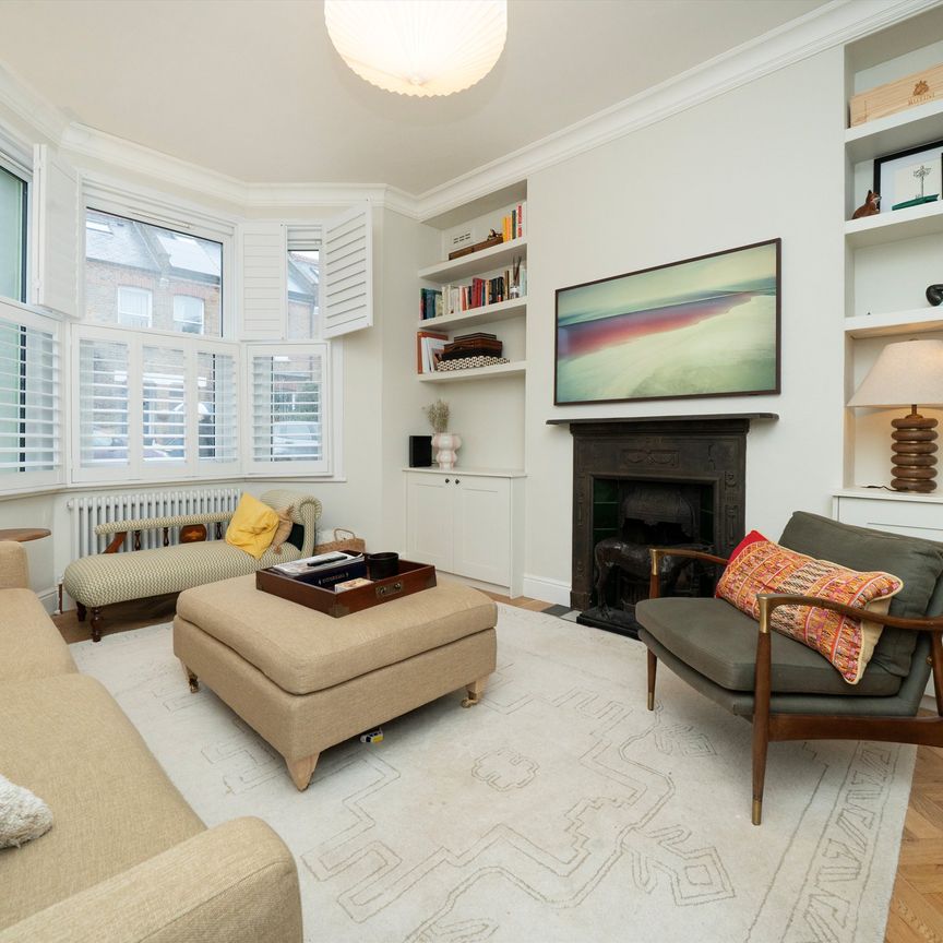 Clifton Avenue, W12, London - Photo 1