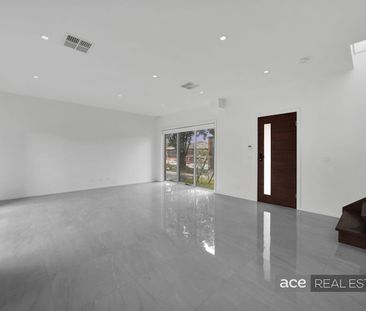 Modern Three-Bedroom Home in Convenient Laverton Location - Photo 3