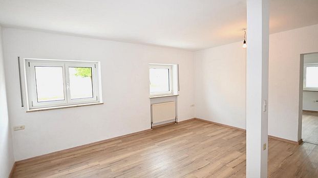 Ideal für das Paar! Modernisierte 3,5-Zimmer-Erdgeschoss-Wohnung bei Lauterhofen - Foto 1