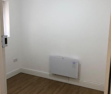Bedsit, Edgware Road, NW9 - Photo 1