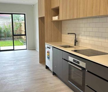 Much Loved Townhouse in Prime Peninsula Location - Photo 3