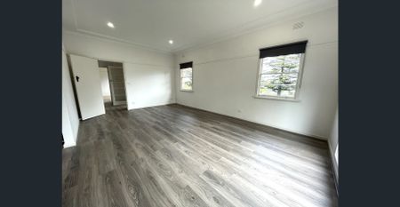 Charming Home in Prime Location! - Photo 5