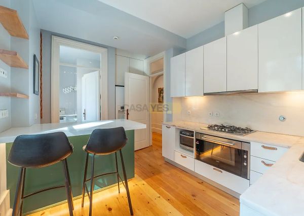 Apartment T4 in Cedofeita, Santo Ildefonso, Sé, Miragaia, São Nicolau e Vitória, Porto