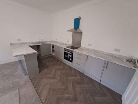 3 bedroom apartment to rent - Photo 4