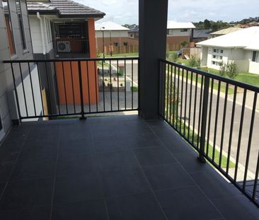 Charming Two Bedroom Townhouse in Willow Vale - Photo 4