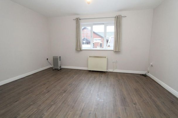 2 bedroom ground floor flat to rent - Photo 1