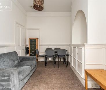 6 bedroom terraced house to rent - Photo 1