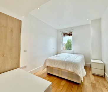 2 Bedroom , Brewhouse Lane, Putney - Photo 2