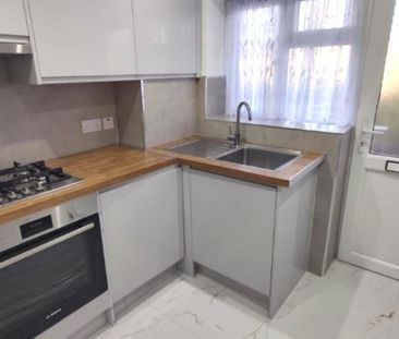 2 bed flat to rent - Photo 6